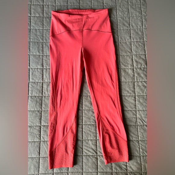 Lululemon Strength & Sweat Crop *23” Coral Size 6 - Picture 1 of 7